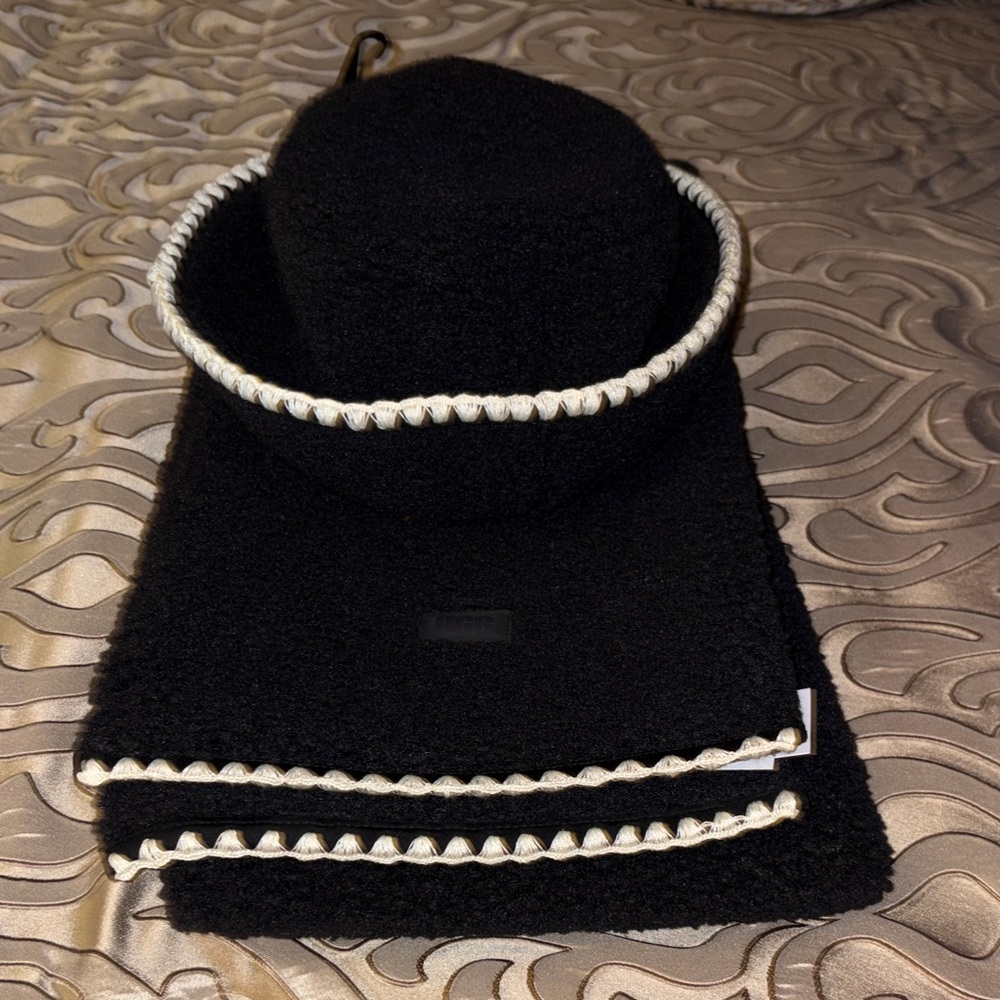 Ugg Women's Uggfluff Scalloped Scarf and Hat NWT